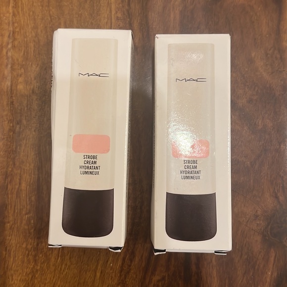 430. New In Box (NIB) - MAC 8-Piece Beauty Gift Set - Picture 12 of 16